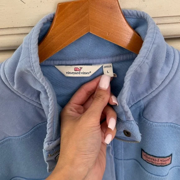 Vineyard Vines Hydrangea Blue Pullover Sweatshirt - Picture 4 of 5